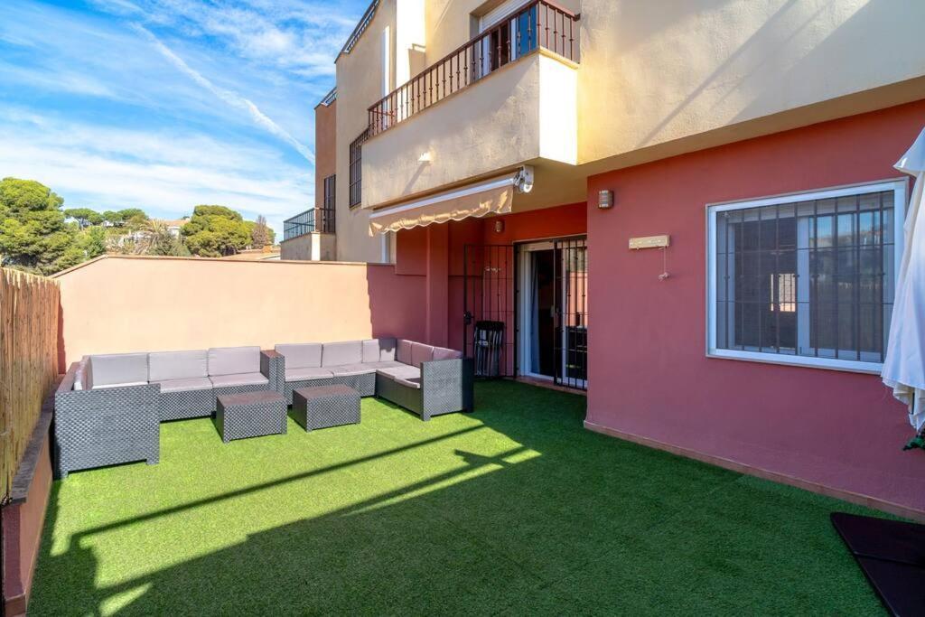 הוילה ולז-מאלגה Adosado Con Vistas Al Mar Desde La Piscina Con Bbq מראה חיצוני תמונה